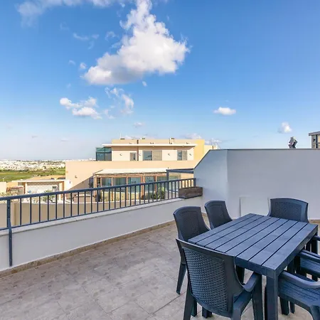 Beautiful Pent With Terrace & Spectacular Views By 360 Estates