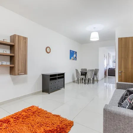 Beautiful Pent With Terrace & Spectacular Views By 360 Estates * Luqa