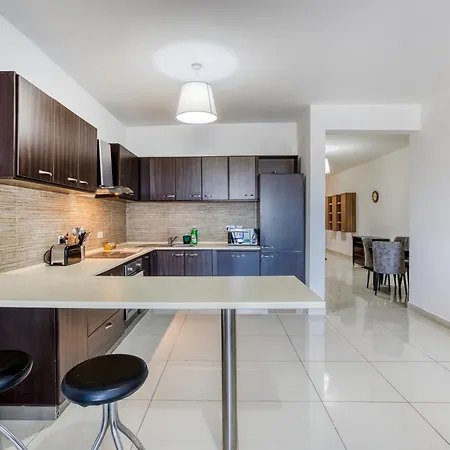 Beautiful Pent With Terrace & Spectacular Views By 360 Estates Apartamento Luqa