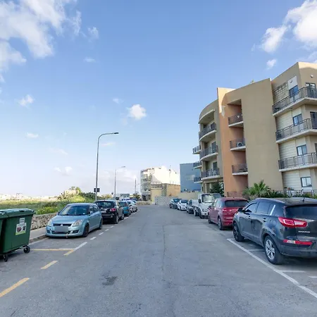 Apartamento Beautiful Pent With Terrace & Spectacular Views By 360 Estates Luqa