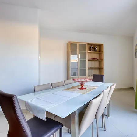 Beautiful Pent With Terrace & Spectacular Views By 360 Estates *