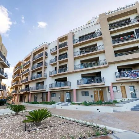 Beautiful Pent With Terrace & Spectacular Views By 360 Estates