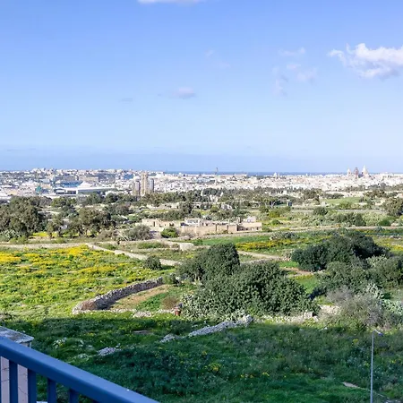 Διαμέρισμα Beautiful Pent With Terrace & Spectacular Views By 360 Estates Luqa